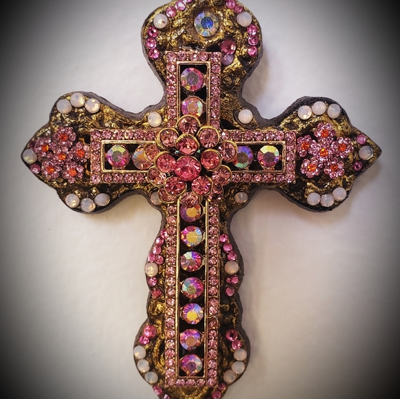 Pretty pink wall cross one-of-a-kind Swarovski crystals handmade - Picture 5 of 5